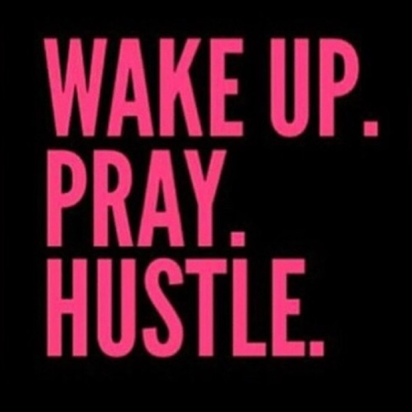 Meet your Posher, Nicole 💋 - Picture 6 of 8